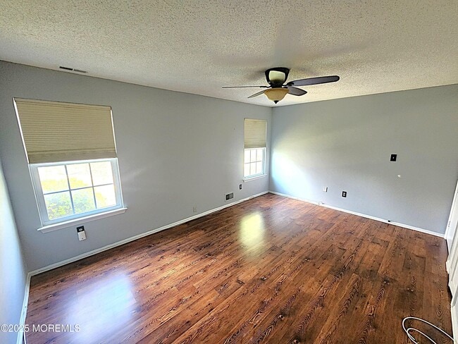 Building Photo - 119 Hyacinth Ln