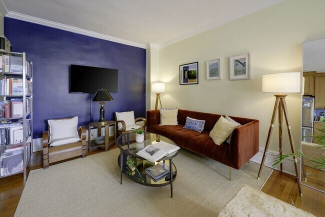 Building Photo - Great Luxury 1 Bedroom 1 Bath on Connecticut Ave in Kalarama