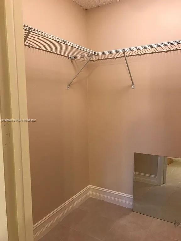 Building Photo - 6031 Shaker Wood Cir