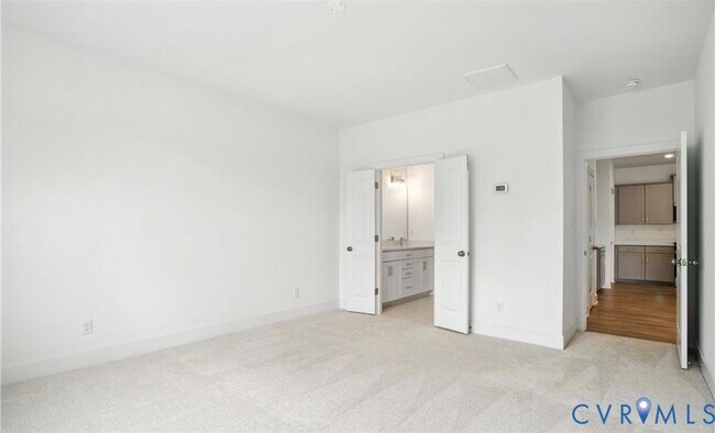 Building Photo - 6900 Sunrise Oasis Ln