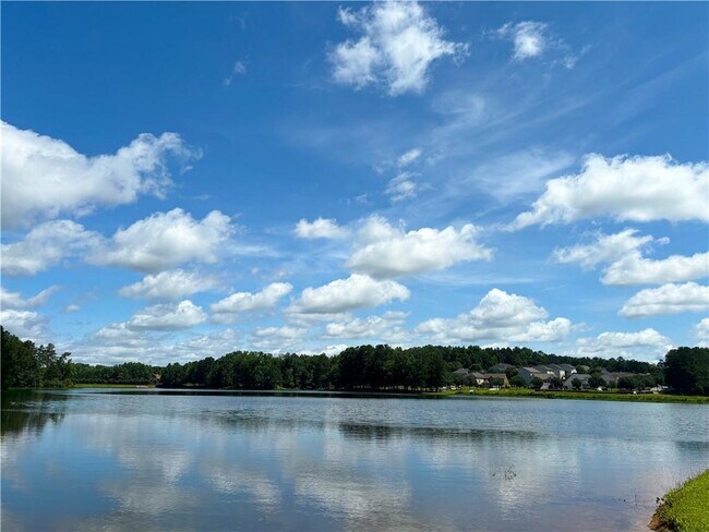 Building Photo - 7888 The Lakes Point