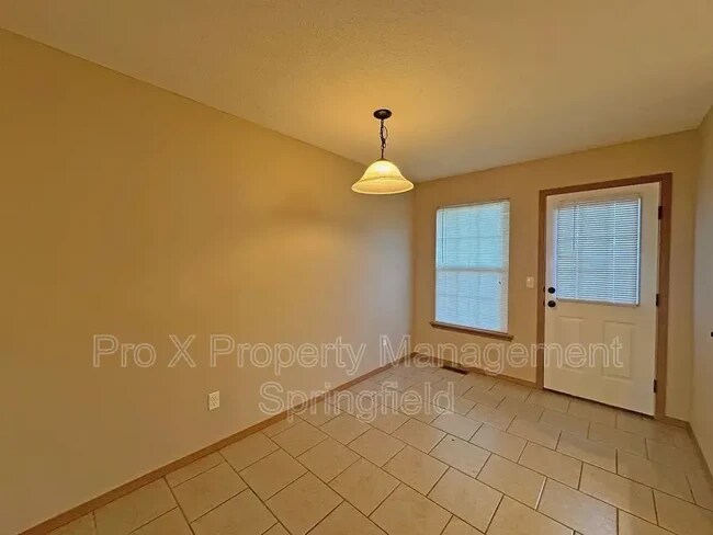 Building Photo - 717 E Watermill Cir