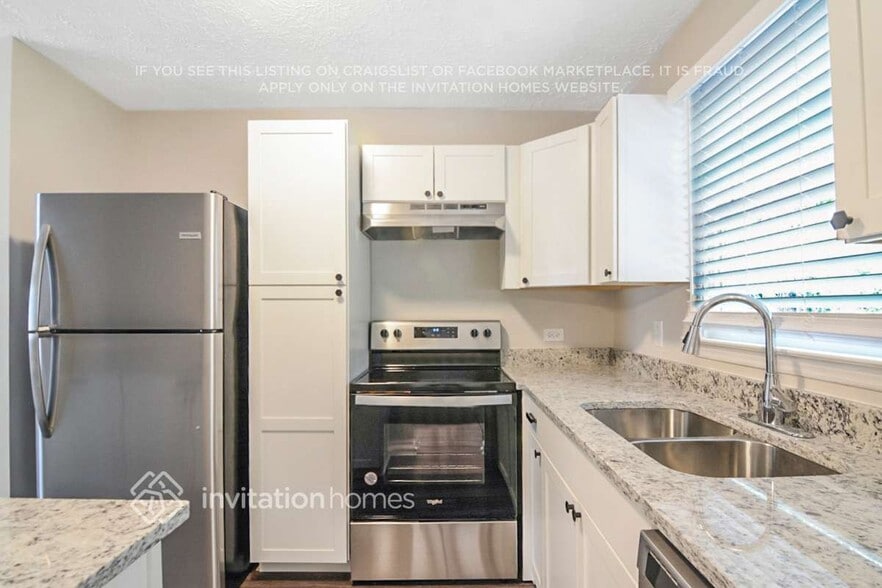 Building Photo - 3711 Phillips Way W