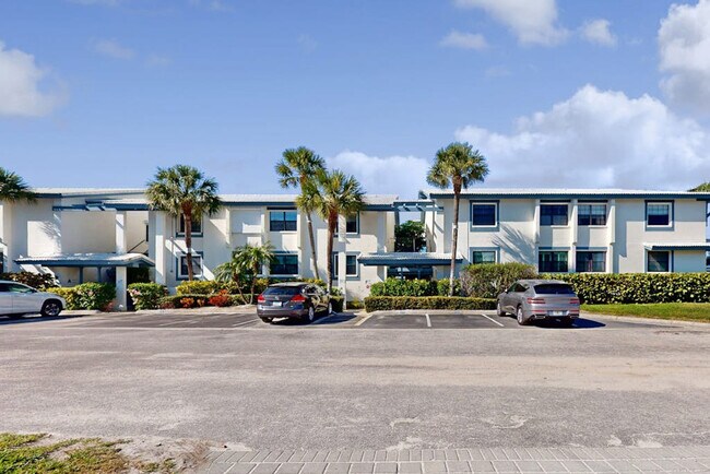 Building Photo - 2811 Gulf Dr N