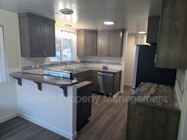 Building Photo - 2118 S Roosevelt St