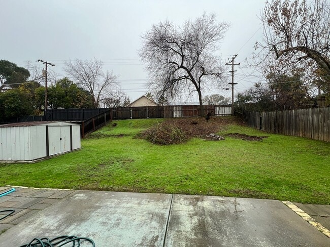 Building Photo - Lovely updated home with large backyard, close to Fair Oaks schools!