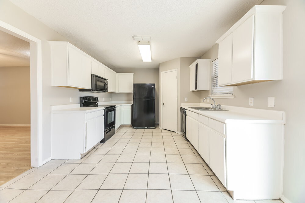 Building Photo - 1024 Springcreek Dr