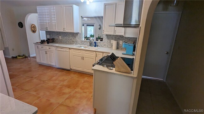 Building Photo - 9664 W Plantation Ln