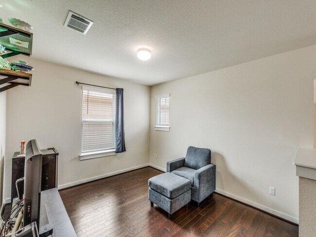 Building Photo - 5906 Wolf Pack Dr