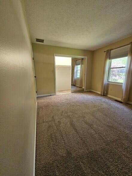 Bedroom #3 - 569 Meadow Dr