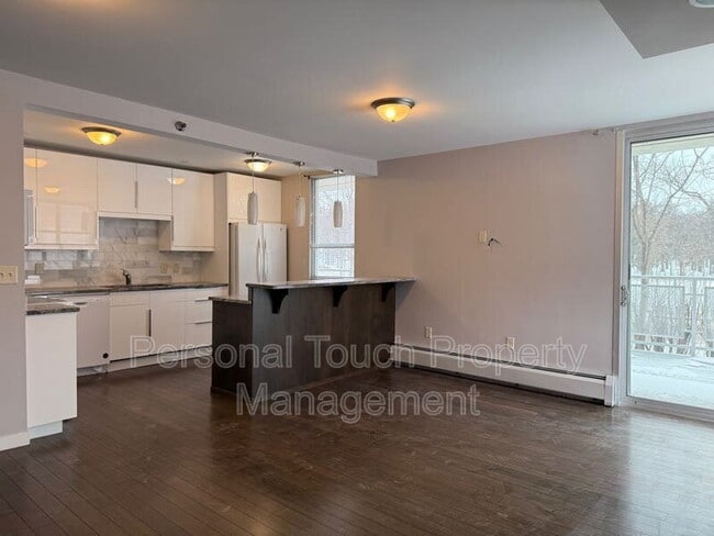 Building Photo - 501 7th St S