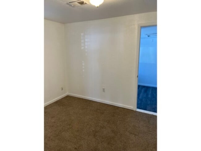 Building Photo - 1 Winona Ct