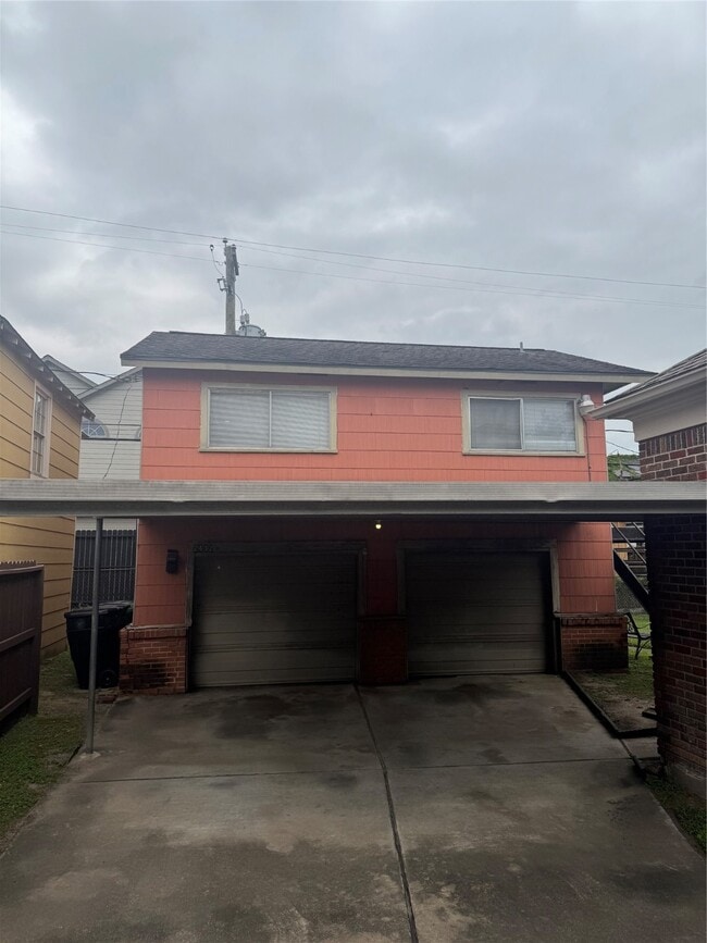Primary Photo - 2432 Oakdale St
