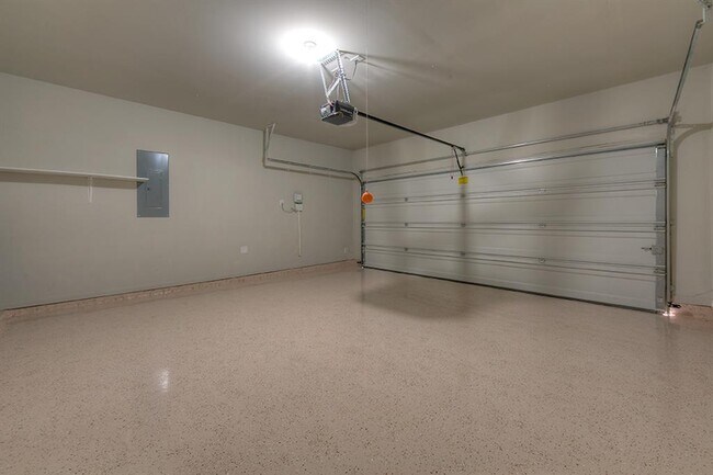 Building Photo - 314 Moonwalk St