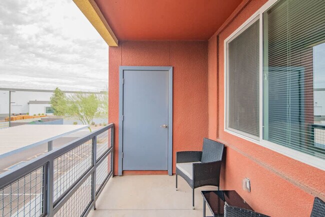 Building Photo - 1890 S Country Club Way