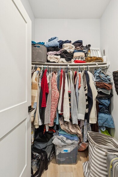 Building Photo - 3849 Lancaster Ave