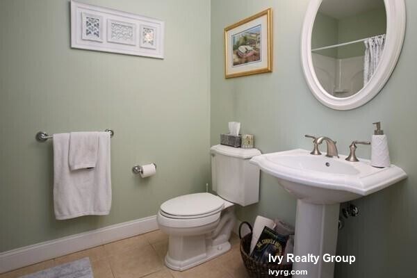 Building Photo - 55 Ash St