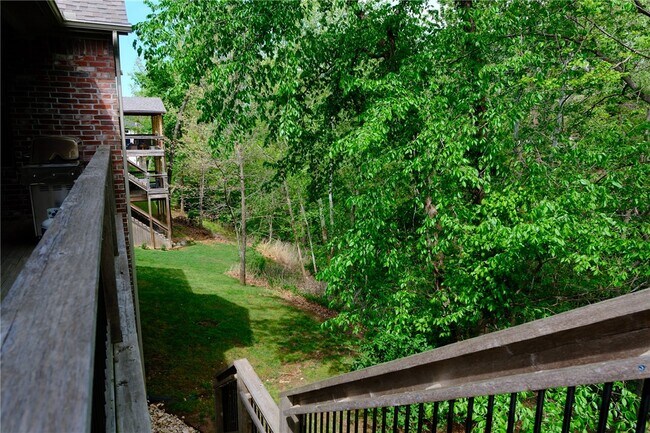 Building Photo - 2200 NW Small Oaks St