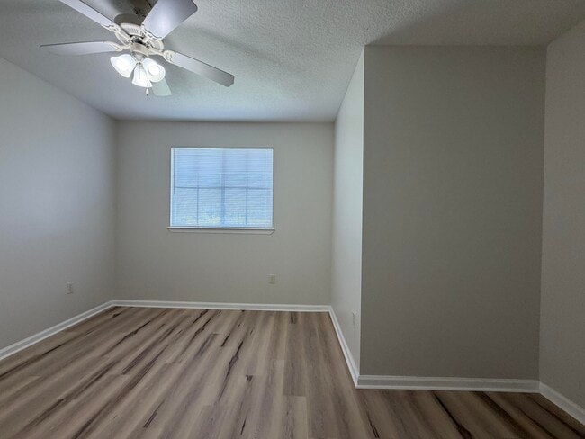 Building Photo - 2052 Alta Meadows Ln
