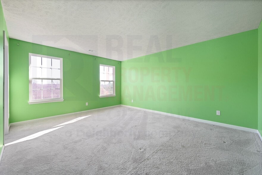 Building Photo - Stunning 3 Bed 2.5 Bath Townhome COMING SOON