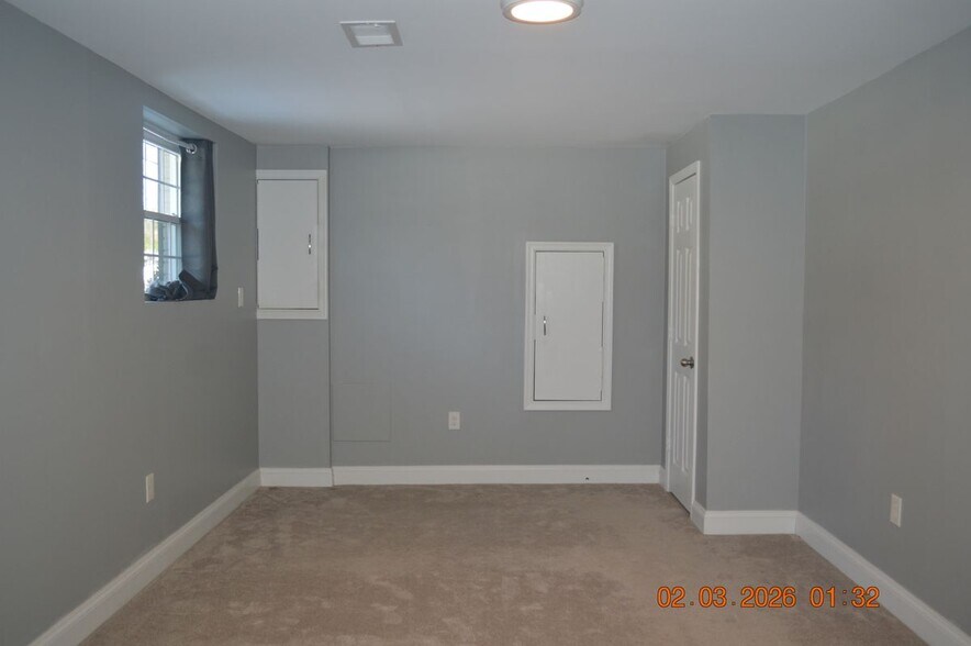 Building Photo - 1636 Gibbons Rd