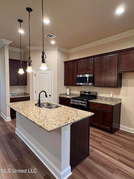 Building Photo - 9265 Natures Trl