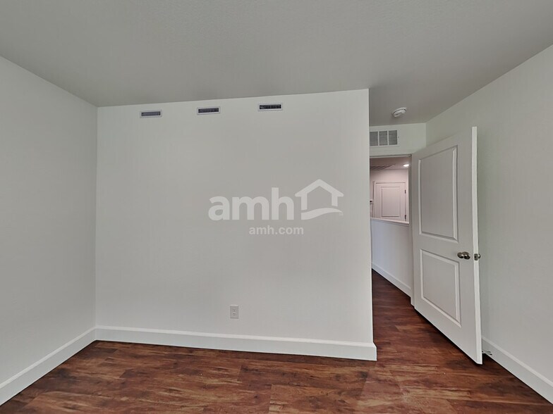 Building Photo - 8882 Carmine Cob Ave