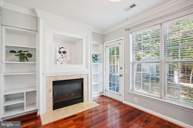 Building Photo - 45478 Whistling Terrace