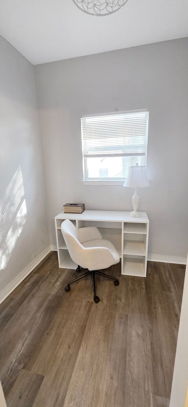 Building Photo - 1805 Irish Hill Dr