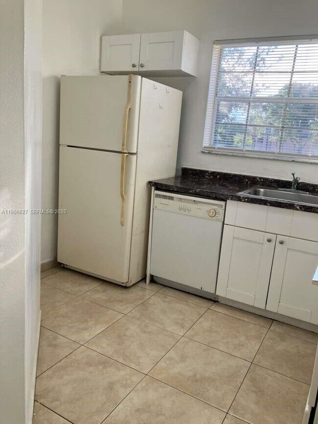 Building Photo - 601 Cypress Lake Blvd