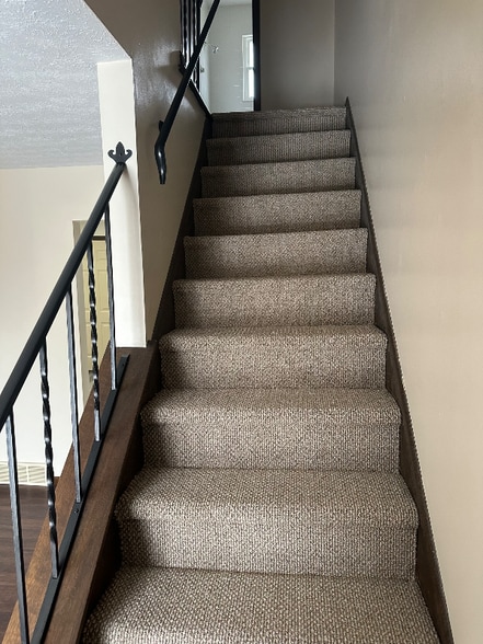 Building Photo - 270 Stocksdale Dr