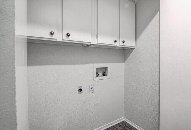 Building Photo - 5301 Indio Cir