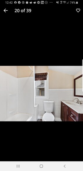 Bathroom - 23 Rockland St