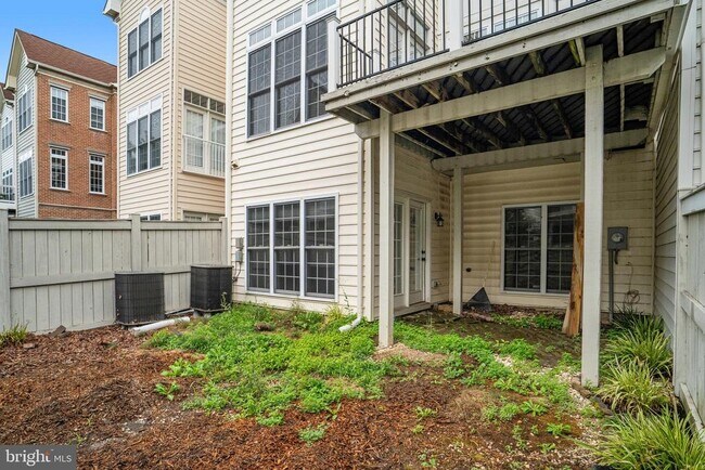 Building Photo - 24949 Bannockburn Terrace