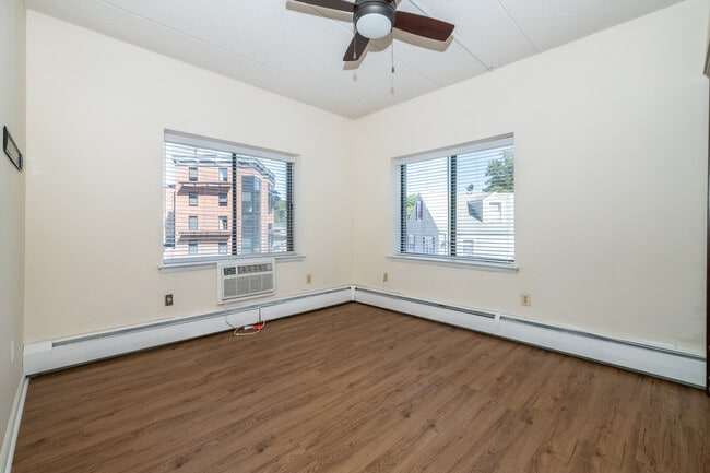 Building Photo - 123 Mamaroneck Ave