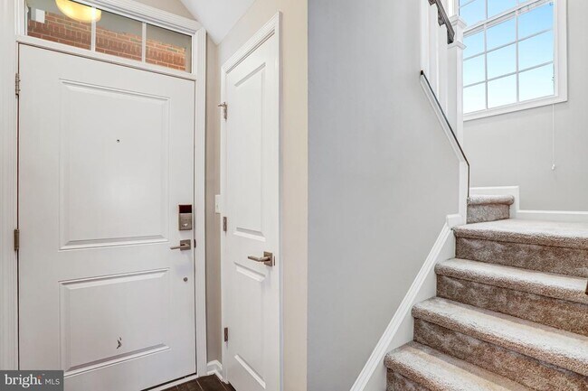 Building Photo - 23230 Milltown Knoll Square