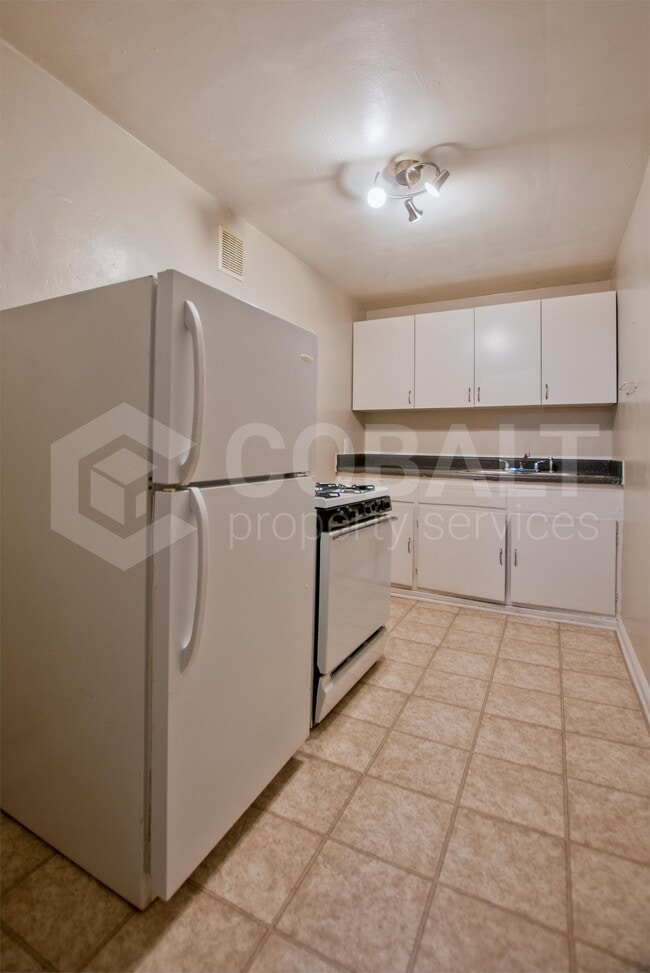 Building Photo - 1338 McLendon Ave NE