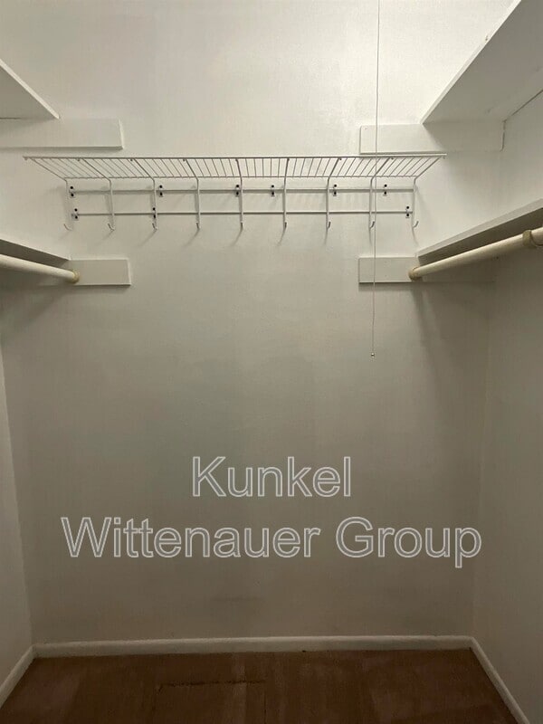 Building Photo - 23 Innsbruck Ln