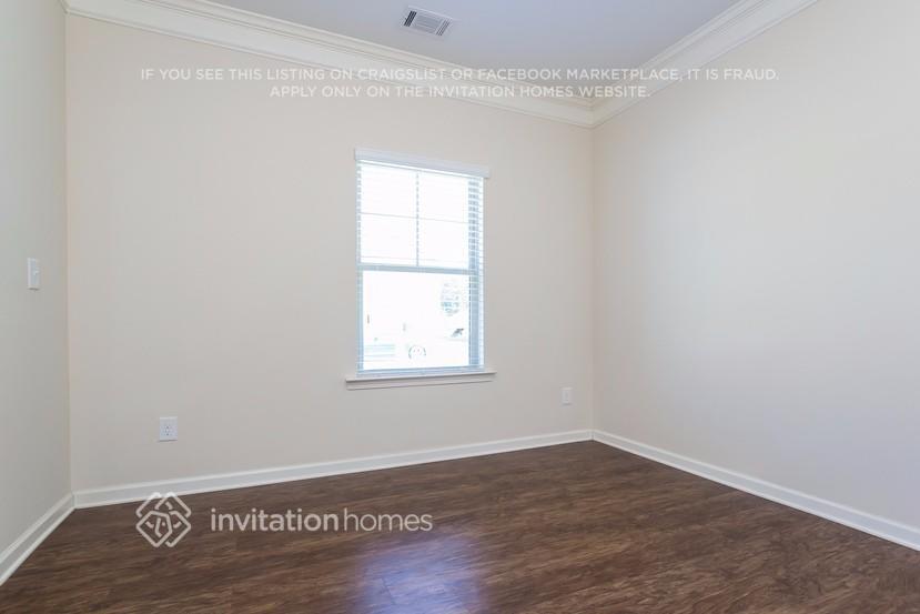 Building Photo - 1562 Ewing Farm Dr