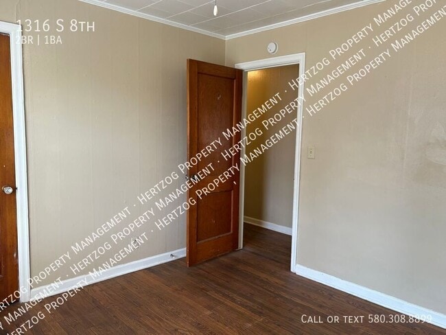 Building Photo - 1316 S 8th-