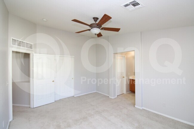 Building Photo - 30731 N Sunray Dr