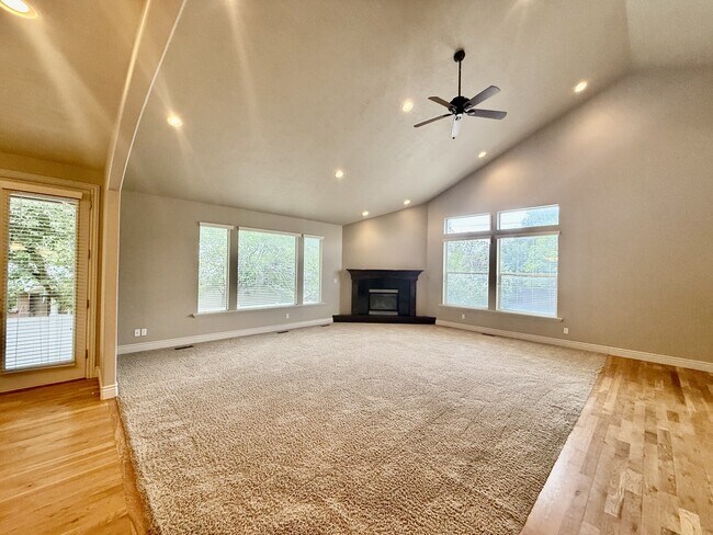 Building Photo - 2028 E 4500 S