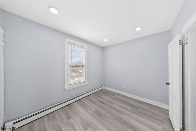 Building Photo - 437 Morrissee Ave