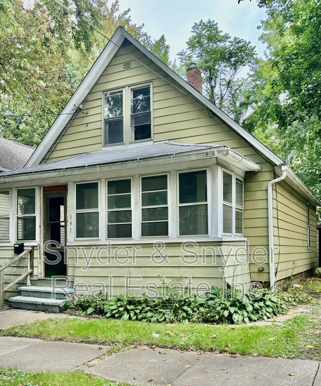 Building Photo - 391 E Voris St