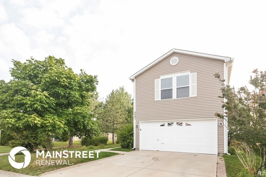 Building Photo - 2397 Collins Way