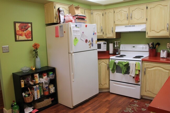 Building Photo - 241 E 400 N