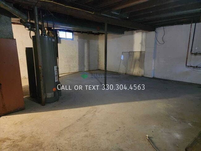 Building Photo - 2559 Edwin Ave