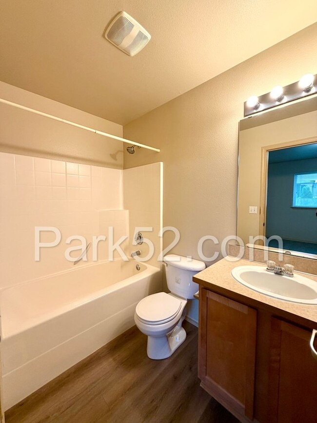 Building Photo - 3-Bedroom Duplex Home - Gated Community - South Hill