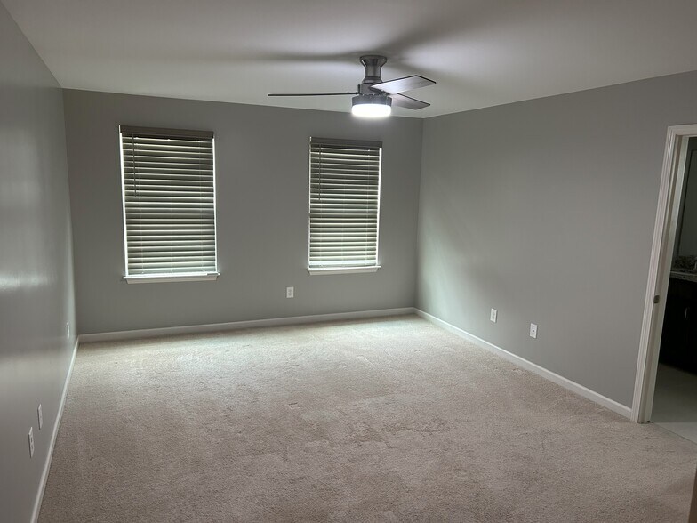 Primary Bedroom - 112 Winifred Dr