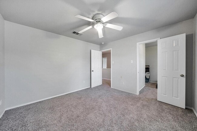 Building Photo - 1701 Balsam Way